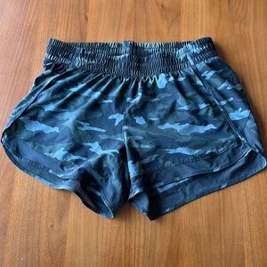 Athleta Printed Mesh Racer Run Short 4” M